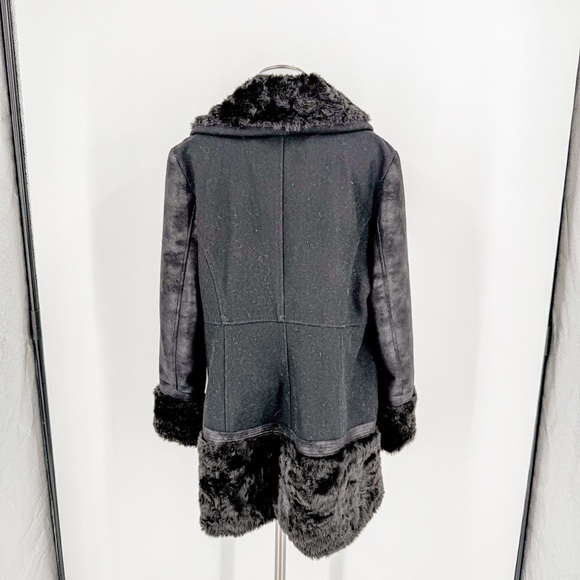 Guess Black Leather Jacket with Fur Trim and Asymmetrical Zipper - Picture 5 of 8